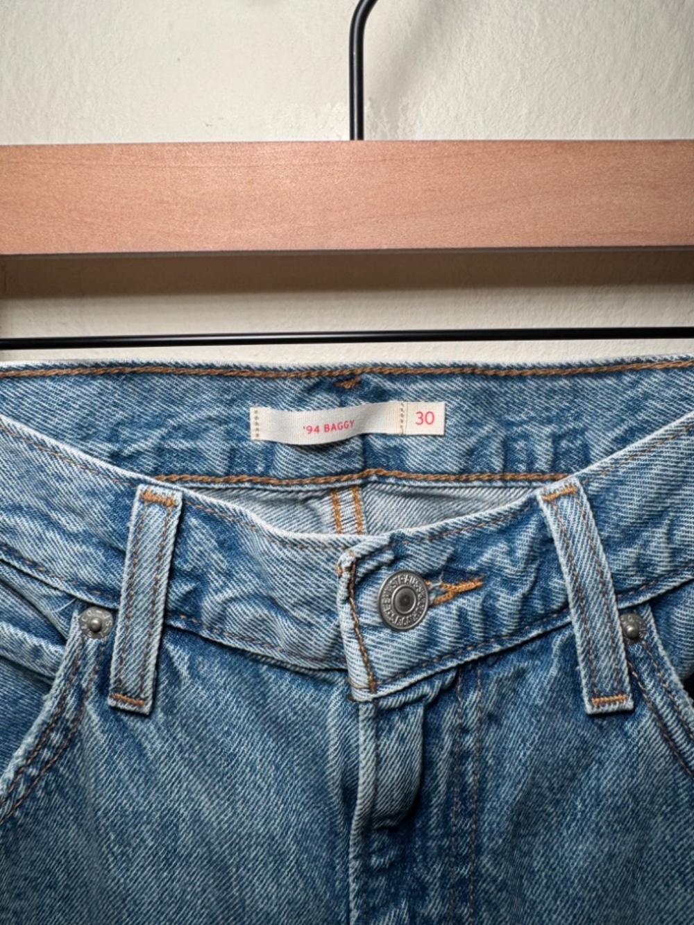 Levi’s ’94 Baggy Jeans Women 30 Medium Wash Distressed Ripped 90s Denim - Picture 5 of 7